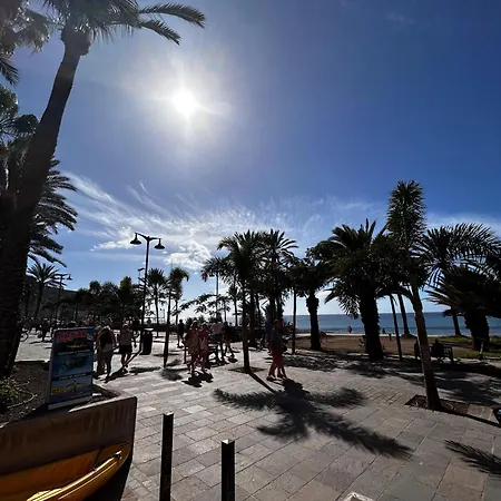 En Cristianos Edificio Guayero * Los Cristianos (Tenerife)